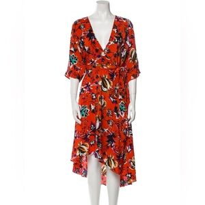 Stunning Diane Von Furstenberg classic silk wrap dress. Gorgeous floral pattern